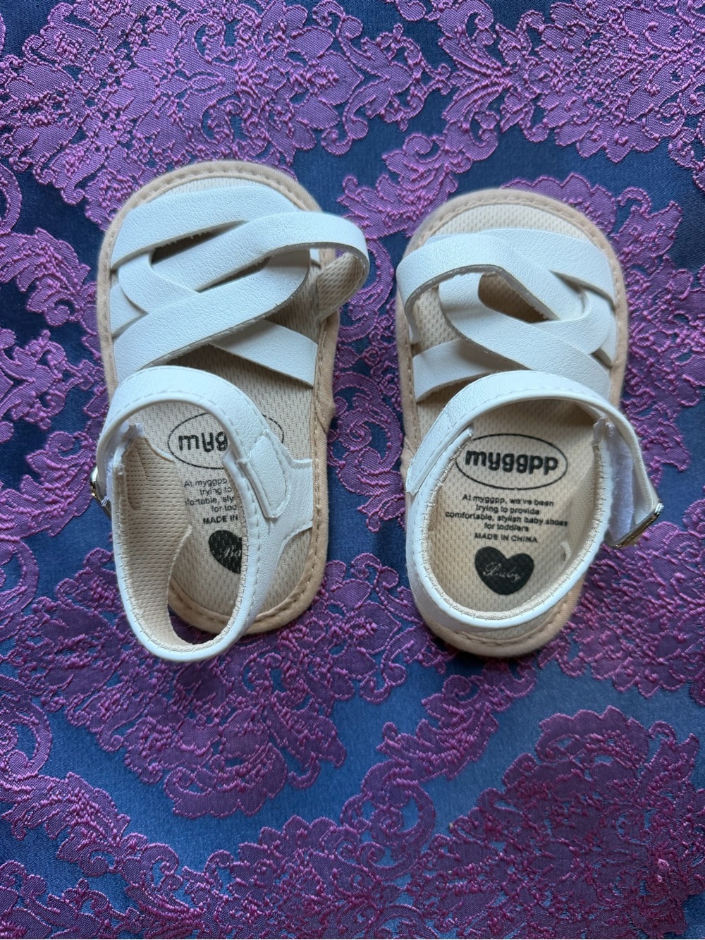 Myggpp White Toddler Sandals with Crisscross Straps NWOT
